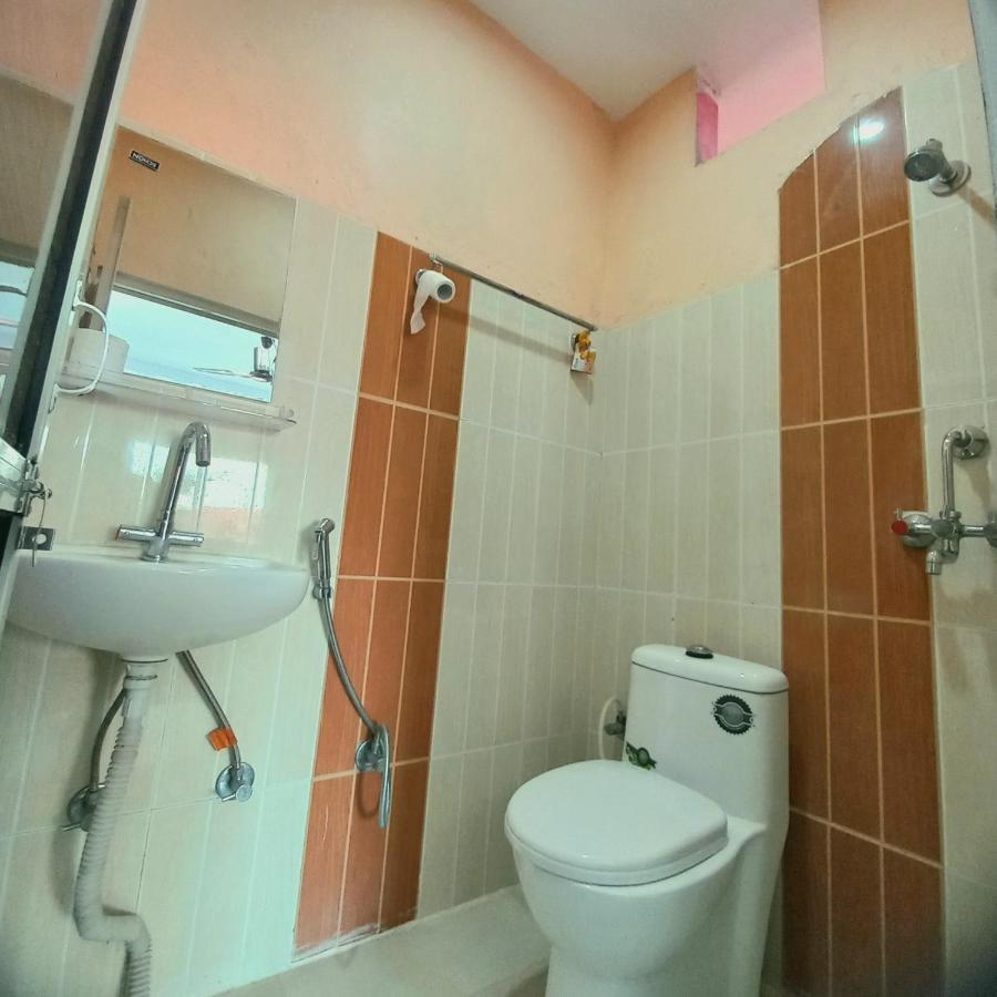 Hotel Aarjan And Restaurant Похара Екстериор снимка