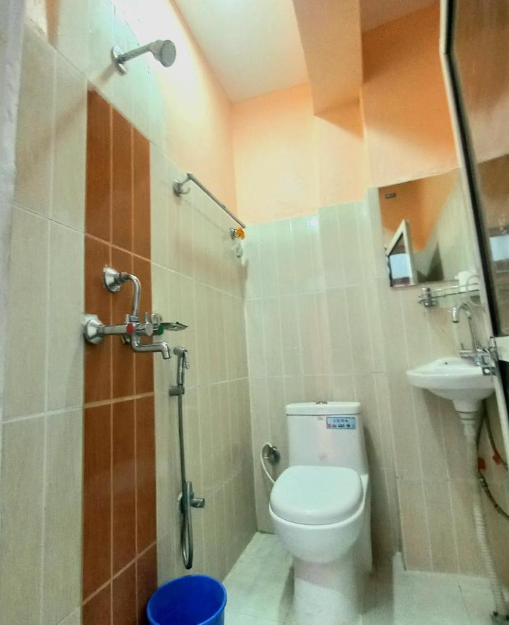 Hotel Aarjan And Restaurant Похара Екстериор снимка