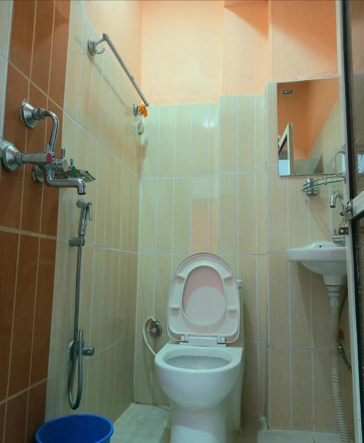 Hotel Aarjan And Restaurant Похара Екстериор снимка