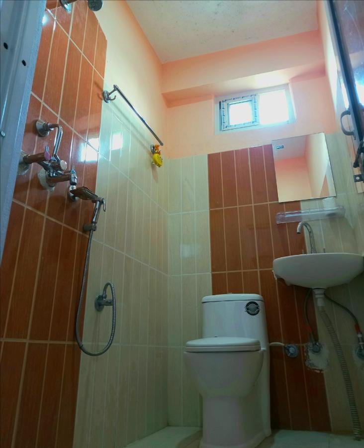 Hotel Aarjan And Restaurant Похара Екстериор снимка